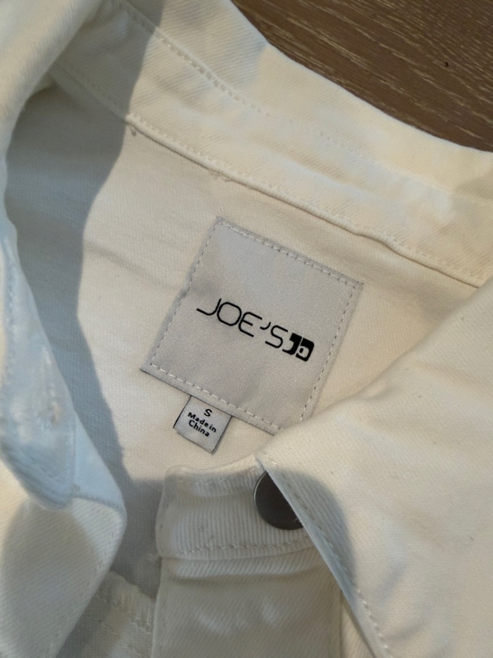Joe's Jeans White Women's Cropped Denim Jacket with Silver Buttons Size S - Picture 2 of 2